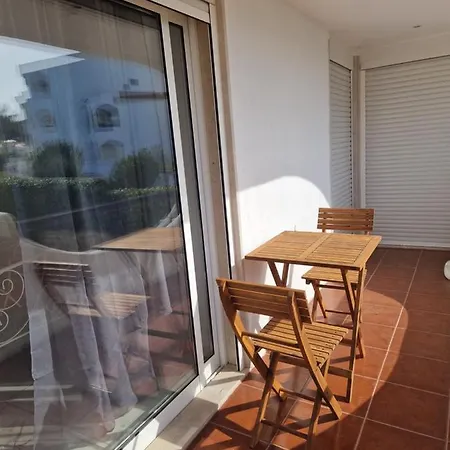 Perfect Location For Nightlife @ The Strip Apartament Albufeira