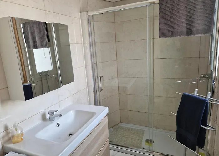 Perfect Location For Nightlife @ The Strip 아파트 알부페이라